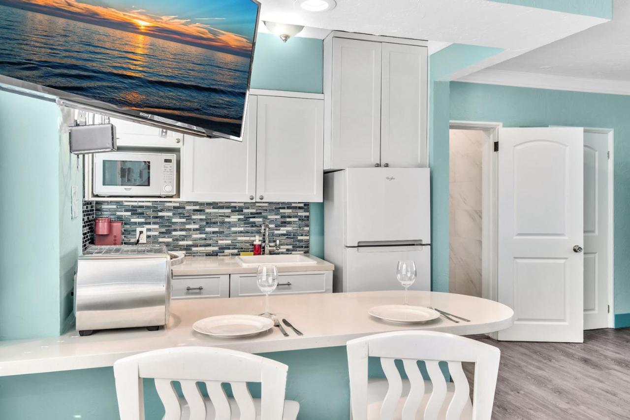 Walkabout 6 Suite On Hollywood Beach With Ocean Views ฮอลลีวูด ภายนอก รูปภาพ