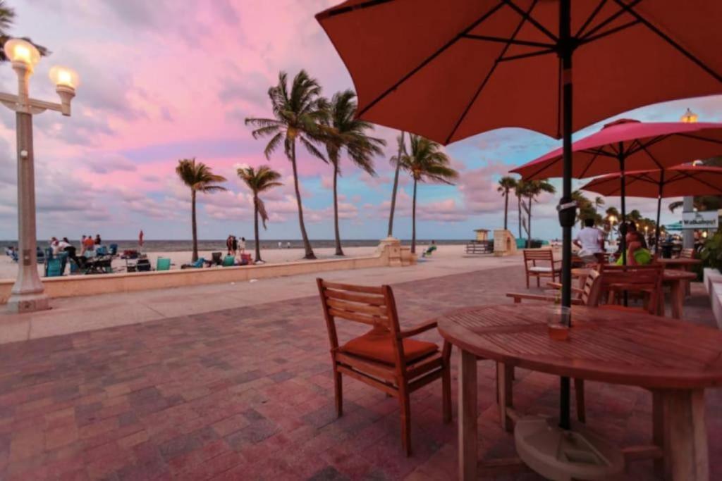Walkabout 6 Suite On Hollywood Beach With Ocean Views ฮอลลีวูด ภายนอก รูปภาพ